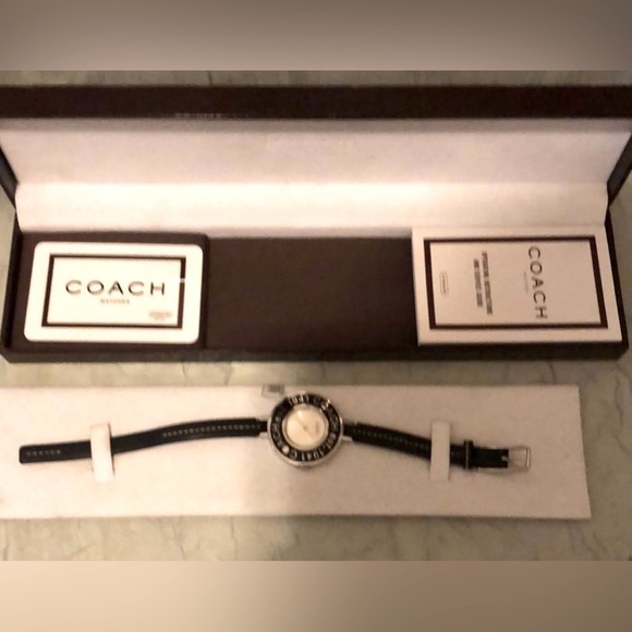 Women’s vintage coach watch very dainty works great in good condition with box! - Picture 1 of 5
